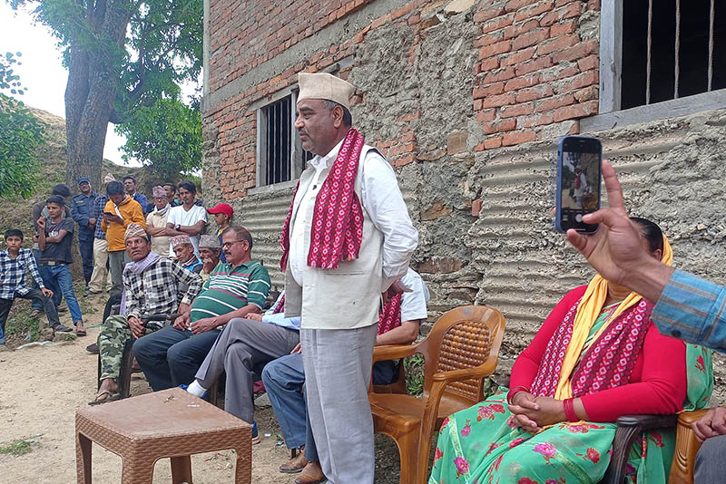 आचारसंहिता उल्लङ्घन गरेपछि प्रदेश मन्त्री विरुद्ध उजुरी, जिल्ला सभापतिलाई स्पष्टीकरण